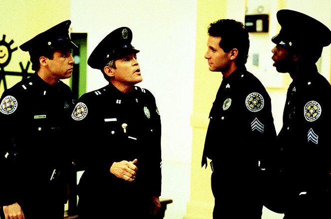 Police academy 4 - Aux armes citoyens - Film - Lance Kinsey, G. W. Bailey, Steve Guttenberg, Michael Winslow