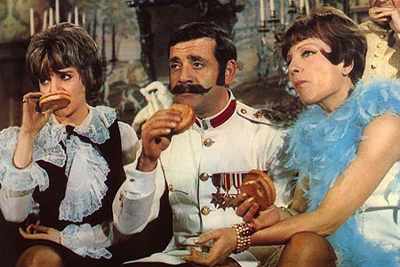Un drôle de colonel - Z filmu - Jean Yanne, Maria Pacôme