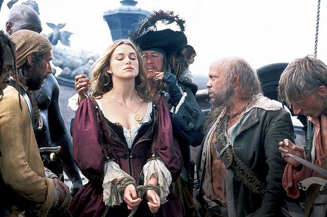 Pirates of the Caribbean: The Curse of the Black Pearl - Photos - Michael Berry Jr., Keira Knightley, Geoffrey Rush, Lee Arenberg, Mackenzie Crook