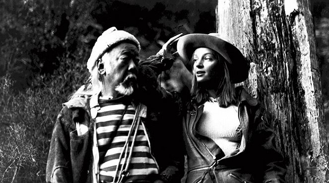 Even Cowgirls Get the Blues - Filmfotos - Pat Morita, Uma Thurman