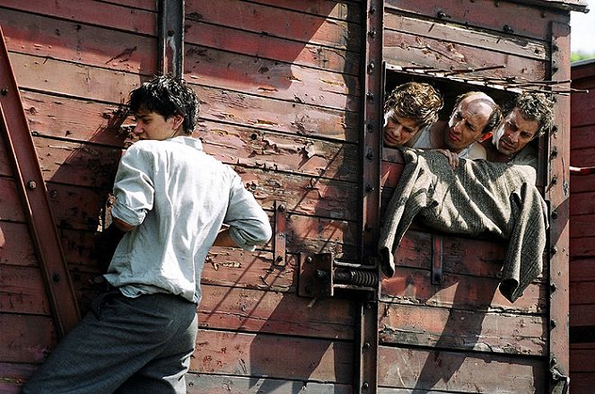 El último tren a Auschwitz - De la película - Vojtěch Kotek, Csongor Kassai, Gedeon Burkhard