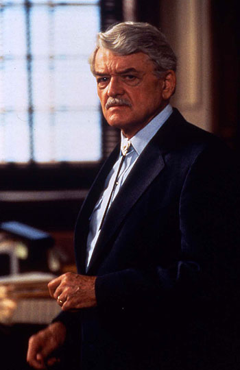 A Perry Mason Mystery: The Case of the Grimacing Governor - Van film - Hal Holbrook