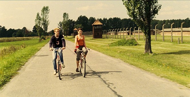 Am Ende kommen Touristen - De la película - Alexander Fehling, Barbara Wysocka