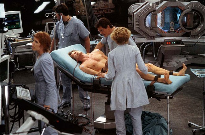 Hollow Man - Unsichtbare Gefahr - Filmfotos - Kim Dickens, Greg Grunberg, Josh Brolin, Kevin Bacon