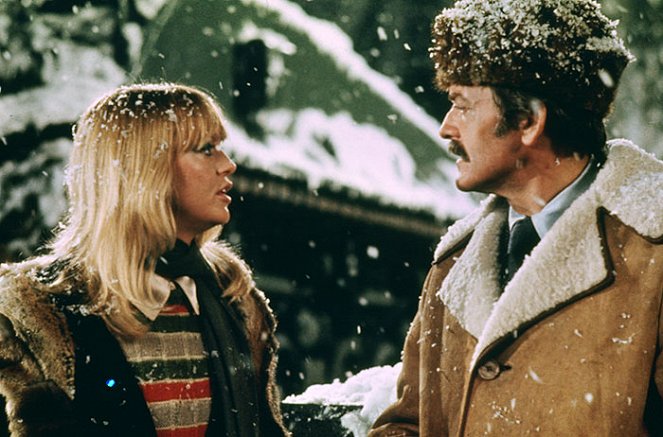 The Girl from Petrovka - Filmfotók - Goldie Hawn, Hal Holbrook