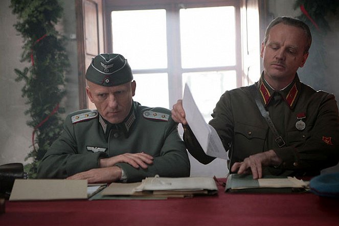 Das Massaker von Katyn - Filmfotos - Andrzej Pieczynski