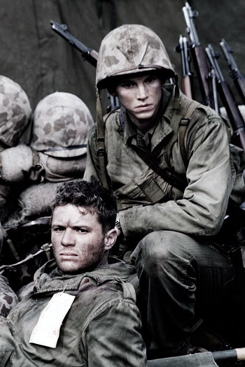 Flags of Our Fathers - Van film - Ryan Phillippe, Stark Sands