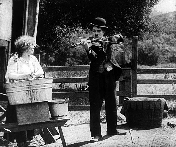 Charlie włóczęga - Z filmu - Edna Purviance, Charlie Chaplin