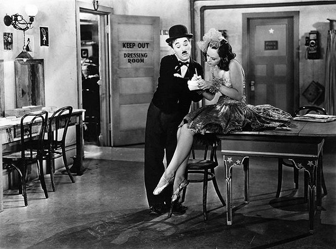 Dzisiejsze czasy - Z filmu - Charlie Chaplin, Paulette Goddard
