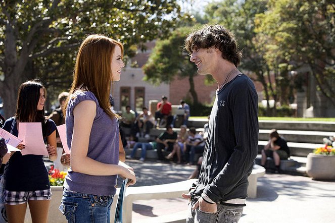 Una conejita en el campus - De la película - Emma Stone, Tyson Ritter