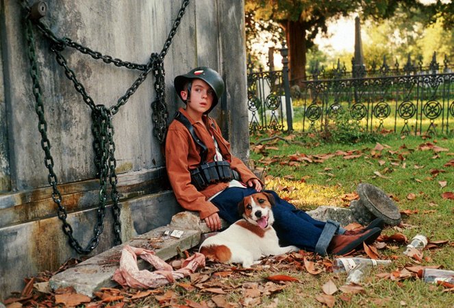 Kutyám, Skip - Filmfotók - Frankie Muniz, Enzo a kutya
