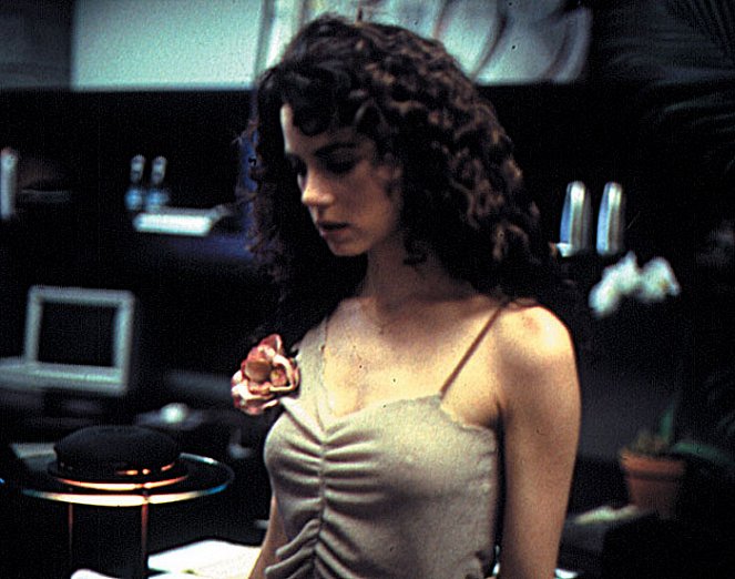 According to Spencer - De la película - Mia Kirshner