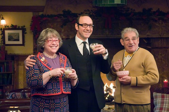 Fred Claus - Photos - Kathy Bates, Kevin Spacey