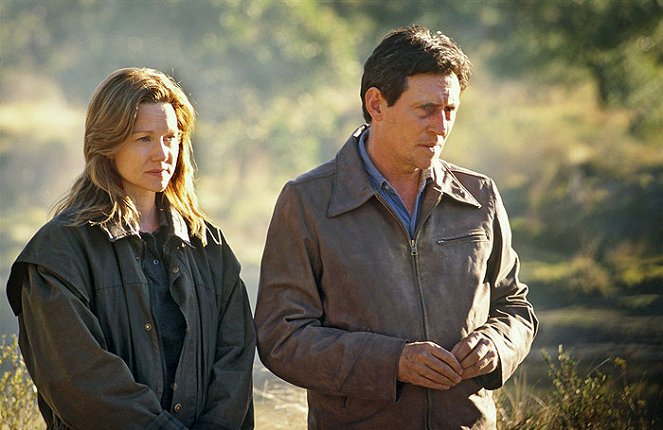 Jindabyne - De la película - Laura Linney, Gabriel Byrne