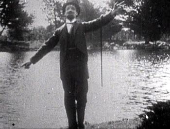 Chaplin v parku - Z filmu