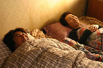 Ggotpineun bomi omyeon - Z filmu - Min-sik Choi, Yeo-jeong Yoon