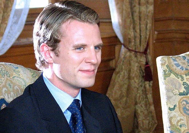 Le Prince et moi 2 : Mariage royal - Film - Luke Mably