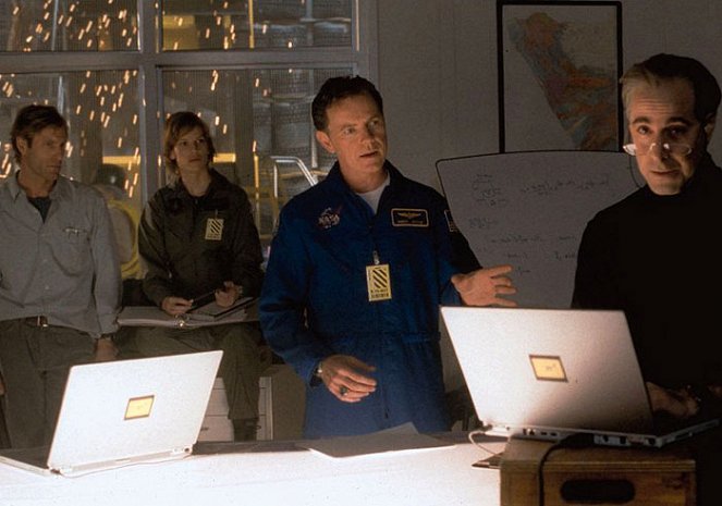 The Core - Photos - Aaron Eckhart, Hilary Swank, Bruce Greenwood, Stanley Tucci