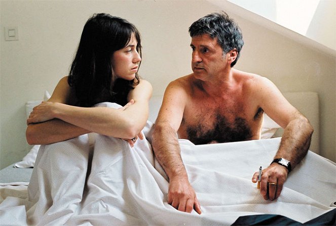 One Stays, the Other Leaves - Photos - Charlotte Gainsbourg, Daniel Auteuil