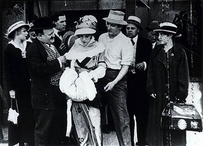 Chaplin herečkou - Z filmu - Charlie Chaplin, Mabel Normand