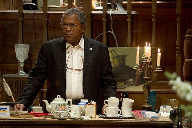 Mystery Woman: Game Time - Do filme - Clarence Williams III