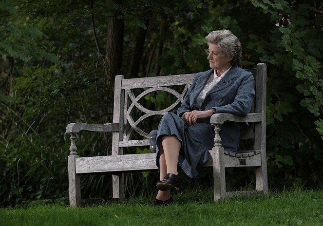 Agatha Christie Marple kisasszonya - Miért nem szóltak Evansnek? - Filmfotók - Julia McKenzie
