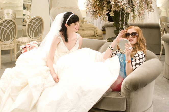 Confessions of a Shopaholic - Photos - Krysten Ritter, Isla Fisher