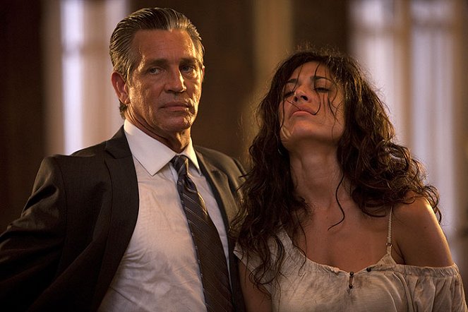 Expendables: Postradatelní - Z filmu - Eric Roberts, Giselle Itié