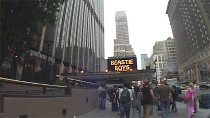 Beastie Boys, 50 kamer a 40 tisíc očí - Z filmu