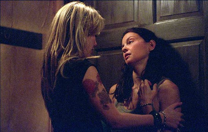 Chrobák - Z filmu - Lynn Collins, Ashley Judd