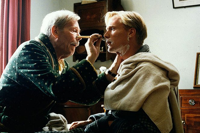 Rosamunde Pilcher - Coming Home - Photos - Peter O'Toole, Paul Bettany