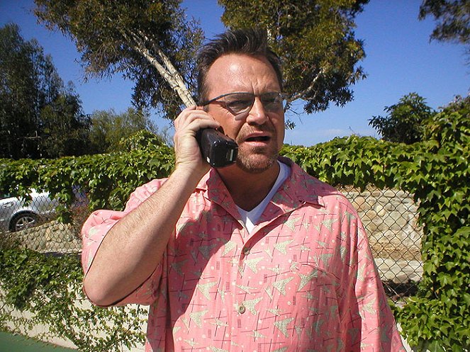 Cloud 9 - Do filme - Tom Arnold