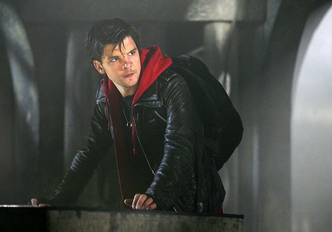 Primeval - Photos - Andrew Lee Potts