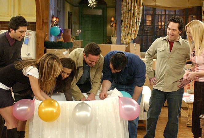 Friends - Season 10 - The Last One: Part 1 - Photos - David Schwimmer, Jennifer Aniston, Courteney Cox, Matthew Perry, Matt LeBlanc, Paul Rudd, Lisa Kudrow