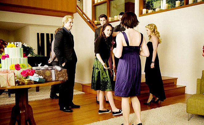 Twilight - Uusikuu - Kuvat elokuvasta - Peter Facinelli, Robert Pattinson, Kristen Stewart, Nikki Reed