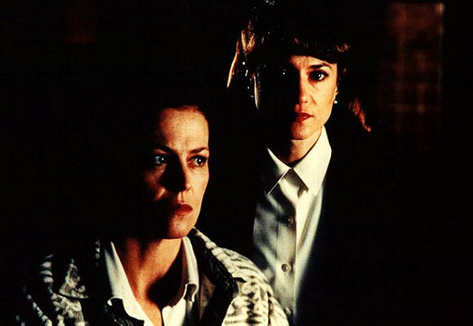 Vraždy podľa predlohy - Z filmu - Sigourney Weaver, Holly Hunter