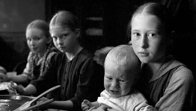 Das Weiße Band - Eine deutsche Kindergeschichte - Filmfotos - Stephanie Amarell