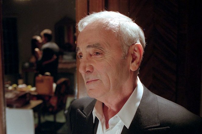 The Truth About Charlie - Z filmu - Charles Aznavour