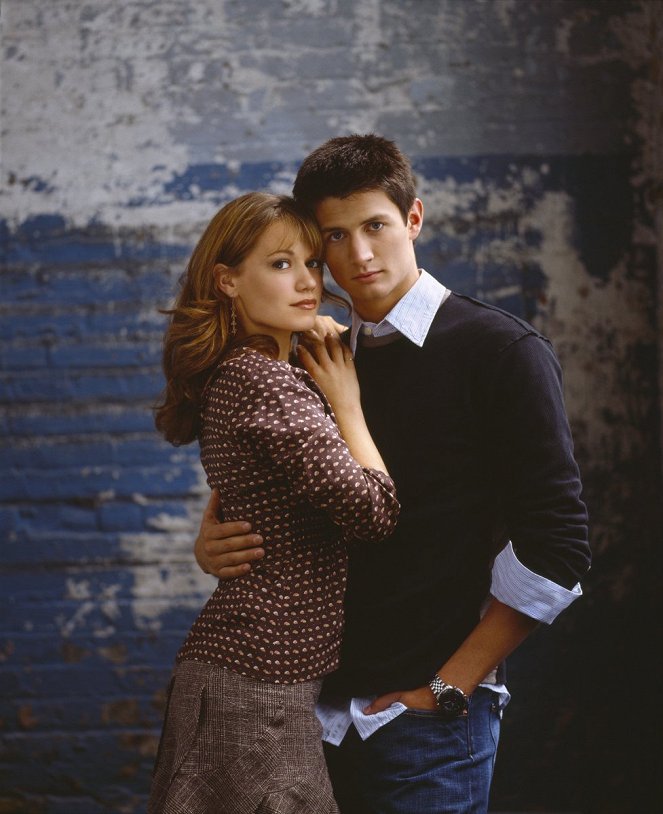 Tuti gimi - Season 2 - Promóció fotók - Bethany Joy Lenz, James Lafferty