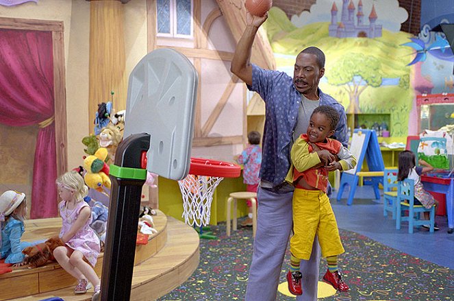 Der Kindergarten Daddy - Filmfotos - Elle Fanning, Eddie Murphy, Khamani Griffin