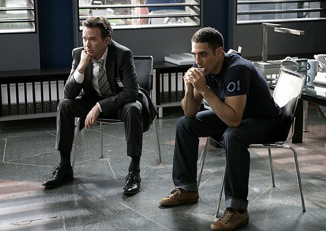 Reflections - Photos - Timothy Hutton, Miguel Ángel Silvestre