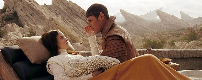 Star Trek - Van film - Winona Ryder, Ben Cross