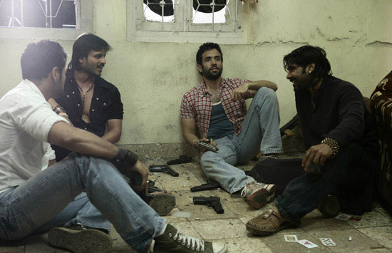 Shootout at Lokhandwala - De la película - Vivek Oberoi, Tusshar Kapoor