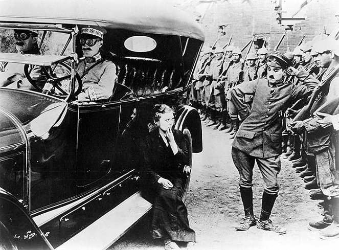 Dobrý voják Charlie - Z filmu - Edna Purviance, Charlie Chaplin