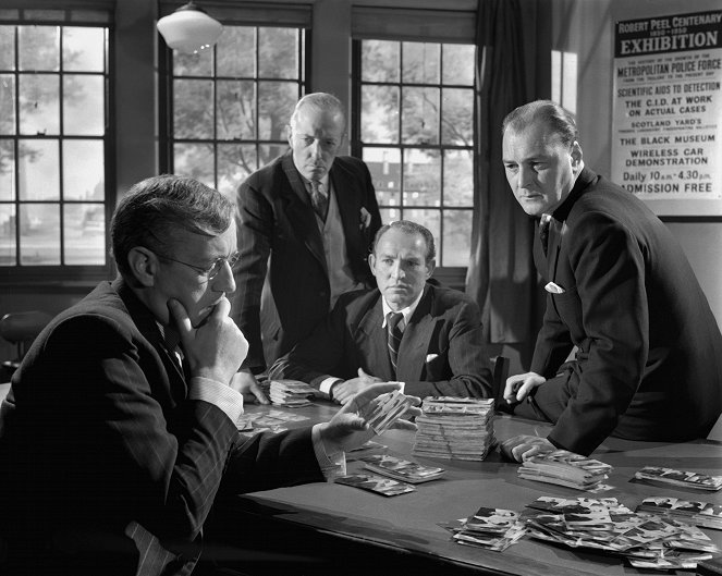 The Lavender Hill Mob - Photos - Alec Guinness