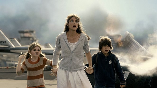 2012 – Das Ende der Welt - Filmfotos - Morgan Lily, Amanda Peet, Liam James