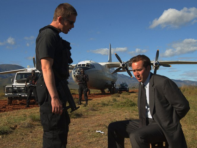 Lord of War - Photos - Ethan Hawke, Nicolas Cage