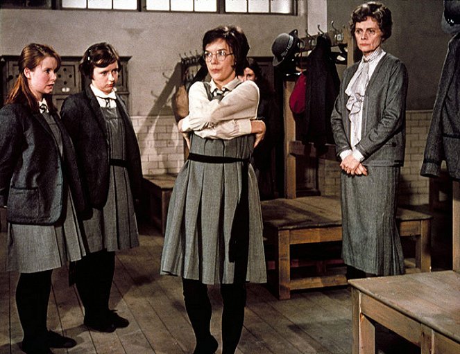 The Prime of Miss Jean Brodie - Photos - Pamela Franklin, Celia Johnson