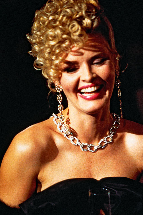For Love Alone: The Ivana Trump Story - Filmfotók
