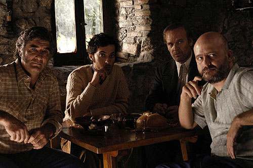 V temnom lese - Z filmu - Kandido Uranga, Andrés Gertrúdix, Lluís Homar